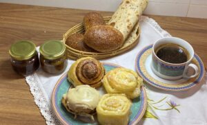 Cinamon Roll_e Coconut Roll