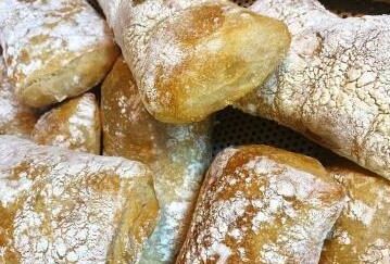 Pão Ciabatta saindo do forno da Padaria Artesanal Delivery Conexão Delícia