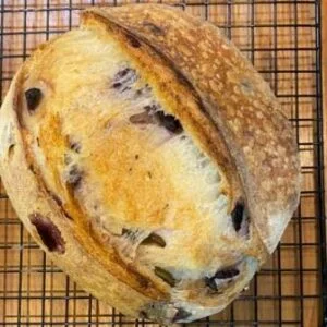 Pão Italiano Azeitona e Ervas da Padaria Artesanal Delivery Conexão Delícia