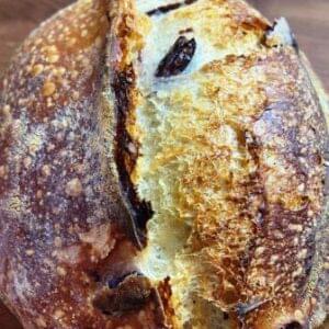 Pão Italiano Azeitona e ervas da Padaria Artesanal Delivery Conexão Delícia